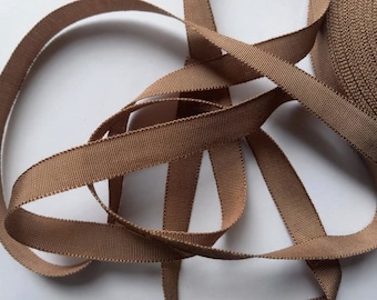 Vintage 1930's-40's French Silk Faille Gorsgrain Ribbon Milliners Stock 7/16 polegadas Mocha Brown