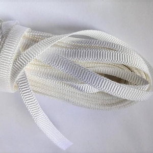 Ruban de modistes en soie gros-grain vintage des années 30-40, français 1/8 pouce blanc doux
