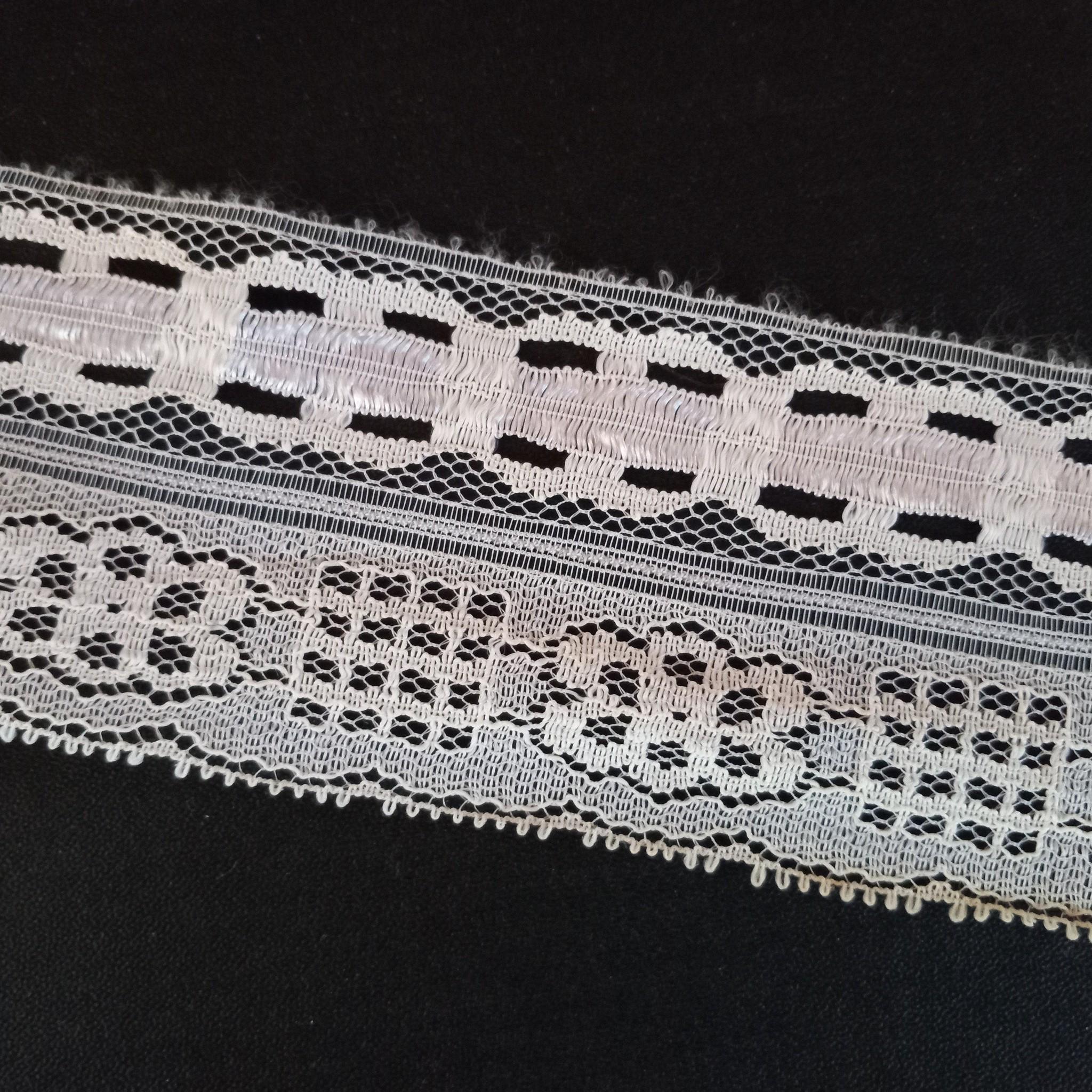 1930年代のヴィンテージ、2 1/4インチのフランス製ソフトアイボリーの