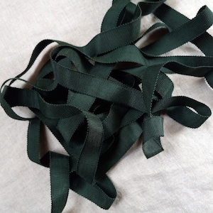 Nastro vintage in grosgrain di seta francese Petersham degli anni '30-'40, 5/8 pollici, verde scuro