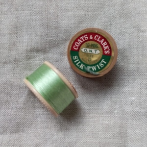 Cappotti antichi degli anni '30 -'40 Seta pura Twist Ricamo Asola Seta Bobina da 10 yd Seafoam 57