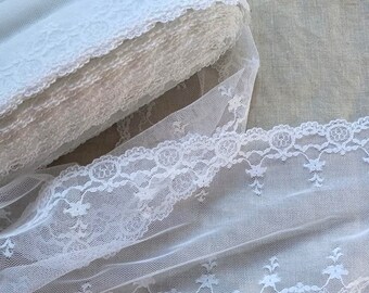 Vintage 1950's 5 Inch French Galloon White Lace