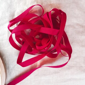 Nastro vintage in grosgrain di seta francese Petersham degli anni '30-'40, 3/8 pollici, rosso melone