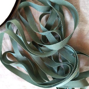 Nastro vintage in grosgrain di seta francese Petersham degli anni '30-'40, 3/8 di pollice, verde cicuta