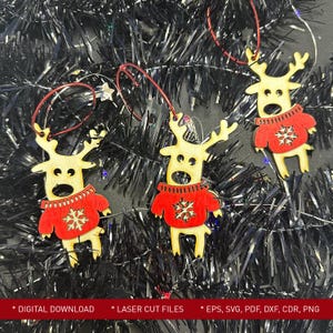 Decorazioni per l'albero di Natale - Piccolo cervo con maglione natalizio - Stile e calore per il tuo albero di Natale. Decorazioni per il nuovo anno. Download digitale