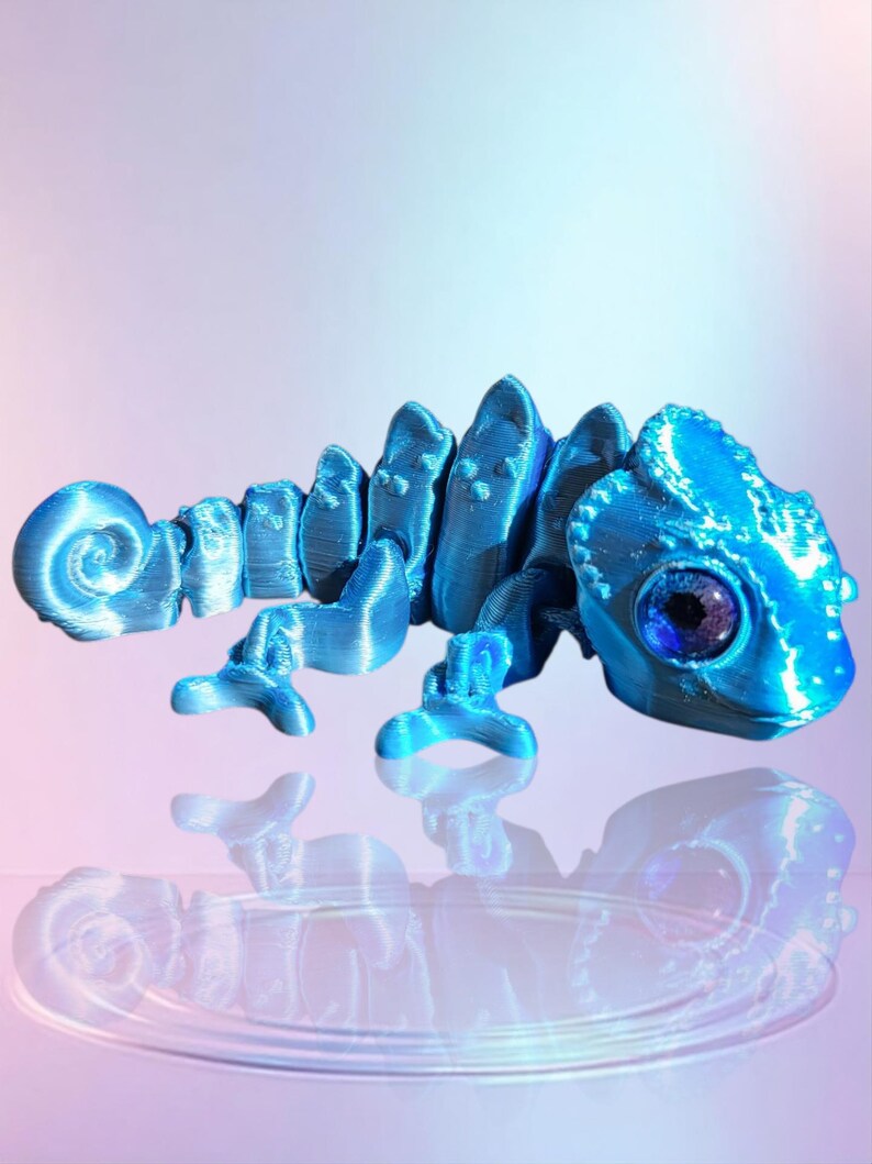 3D Printed Articulated Chameleon: Desk Fidget Toy, Animal Figurine, Christmas Gift, New Year Gift Blue/Silver