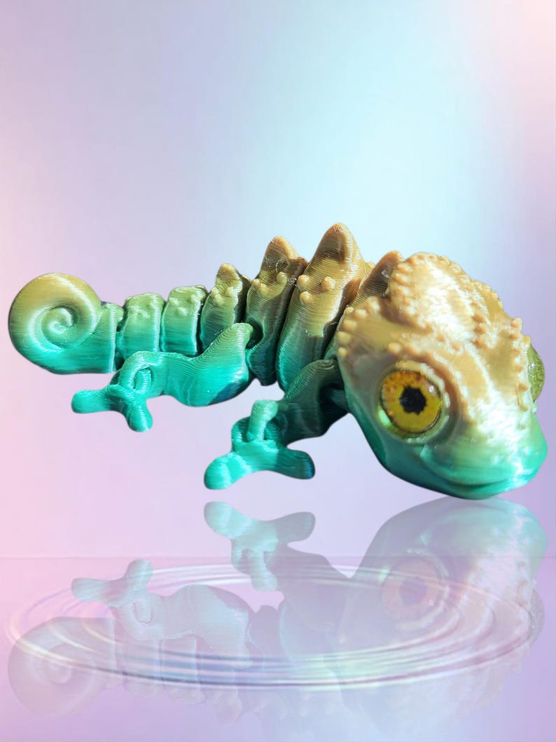 3D Printed Articulated Chameleon: Desk Fidget Toy, Animal Figurine, Christmas Gift, New Year Gift Yellow Green