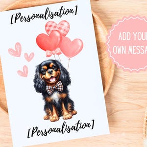 Cavalier King Charles Spaniel personalizzato di colore nero e marrone con papillon, cuori e palloncini