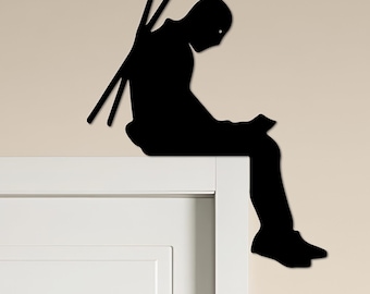 Personalized Unkillable Man Silhouette Door Corner Metal Sign，Unkillable Man-Themed Door Corner Decor，Tough Resilient Figure Room Decor