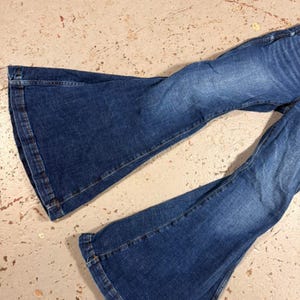 Insane wrangler flare boot cut Jeans image 4