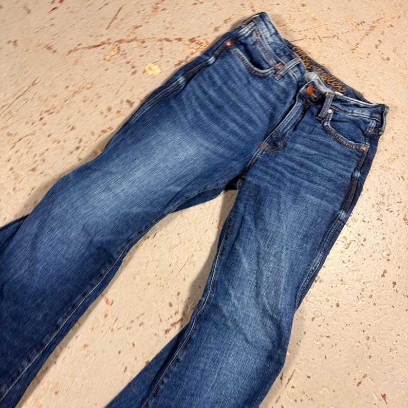 Insane wrangler flare boot cut Jeans image 3