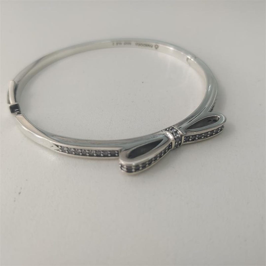 Pandora Size Sparkling Bow Bangle Ref Discontinued
