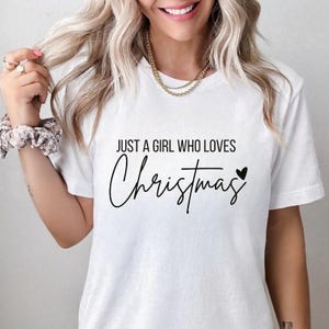 Apenas uma garota que ama camisa feminina de natal, moletom feminino de natal, camiseta de presente de natal, camisa de amante de natal, camisa de inverno de feriado