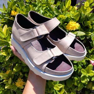Genuine leather sandals for men and women. These stylish handmade genuine leather sandals feature a cute shape.
