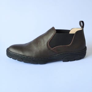 Genuine leather boots for men and women. Side gore boots handmade by artisans. The heel is 3.5cm, making it easy to walk in.