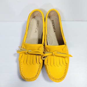 Genuine leather bit loafer driving shoes for mom and dad. The outsole is made of non-slip rubber for driving shoes.  These shoes are unisex.