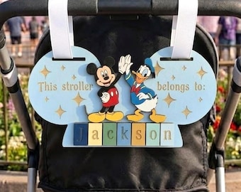 Signe personnalisé de poussette en bois Disney Mickey & Donald, signe d'appartenance de poussette d'amis de Disney Mickey, étiquette de poussette de nom de bébé de Disney