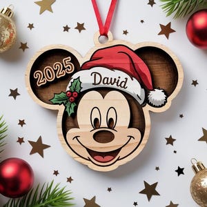 Disney Mickey kerstornament 2025, aangepaste naam Disney houten ornament, Mickey Mouse kerstboomversiering cadeaus voor jongens
