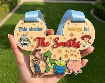 Panneau personnalisé pour poussette bébé thème Toy Story, étiquette de poussette personnalisée Disney Family ID, étiquette famille Toy Story, plaque de poussette voyage Disneyland