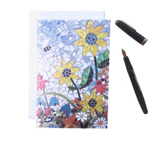 Sonnenblumen und Biene Mosaik Design Grußkarte, innen leer, also geeignet für jeden Anlass ~ Blumengarten ~ Blumenszene ~ Kunst Karte