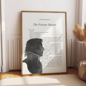 Puede incluir: Una silueta en blanco y negro de una persona con un fondo de página de libro. El texto en la página dice "The Potions Master" e incluye un pasaje de la serie de libros de Harry Potter.