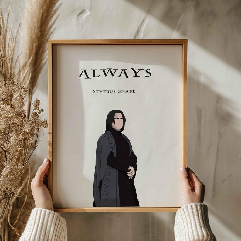 Puede incluir: Un p&oacute;ster minimalista con una ilustraci&oacute;n en blanco y negro de Severus Snape de la serie Harry Potter. El p&oacute;ster tiene el texto "ALWAYS" en letras negras grandes en la parte superior y "SEVERUS SNAPE" en letras negras m&aacute;s peque&ntilde;as debajo de la ilustraci&oacute;n.