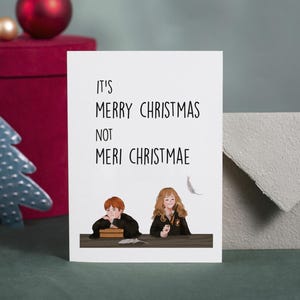 Druckbare Weihnachtskarte - Merry Christmas not Meri Christmae - Lustiger Feiertagsgruß für Zauberer und Hexen, die auf Brief warten