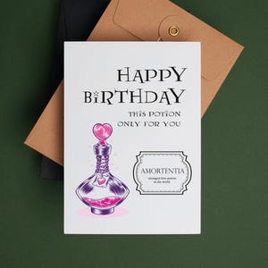 Cartão de aniversário para impressão - Amortentia - Cartão de aniversário divertido da Magic School Withches e Wizards que precisa de LOVE Potion para o aniversário