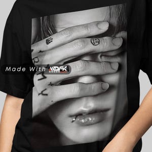 Camiseta Jungkook cubriéndose los ojos, regalo vintage para fans del Kpop, camiseta vintage de Kpop, camiseta de BTS, camiseta de Bangtan, camiseta de merchandising de BTS, regalo MDK98