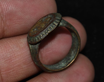 Ancient Roman Bronze Brass ring with Decorated Bezel in good Condition