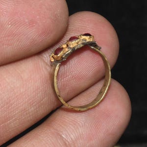 Genuine Ancient Roman Solid Gold Ring with 3 Garnet Inlay Bezel