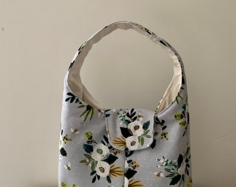 Lunch Bag Insulated White Roses With Bees On Gray