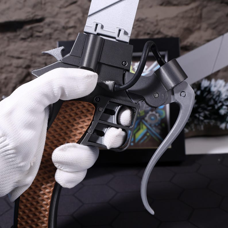 Anime cosplay replica dual blades with removable 20cm blades, high-quality 3D printed PLA material, ideal for fan collections, cosplay events, and as an exclusive gift for Attack on Titan enthusiasts and collectors.