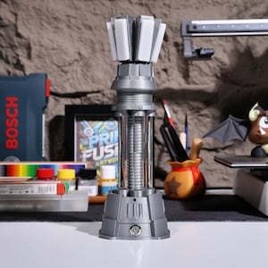 Torre Prisma de Alerta Roja coleccionable: decoración de escritorio retro PLA impresa en 3D, torre de defensa, pieza de exhibición para un regalo único de Navidad para gamers. imagen 9