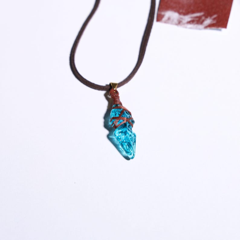 Final Fantasy XIV fan accessory DIY kit – design your own pendant or keychain with high-quality beads, charm, and thread. Perfect for cosplay lovers and fans looking for personalized jewelry.