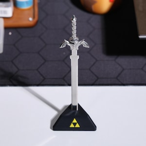 Abrecartas de metal con forma de espada de Zelda Link: abre cartas y paquetes en miniatura, diseño duradero para exhibir a los fans, regalo navideño para gamers de BOTW.