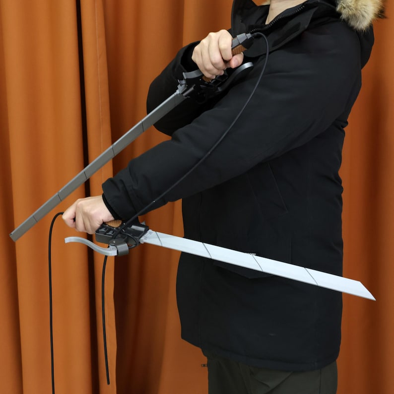 Realistic 3D printed dual blades with a metal gloss finish, detachable for easy cosplay setup. Perfect for anime enthusiasts and collectors looking for unique cosplay accessories, cosplay event props, and home decor