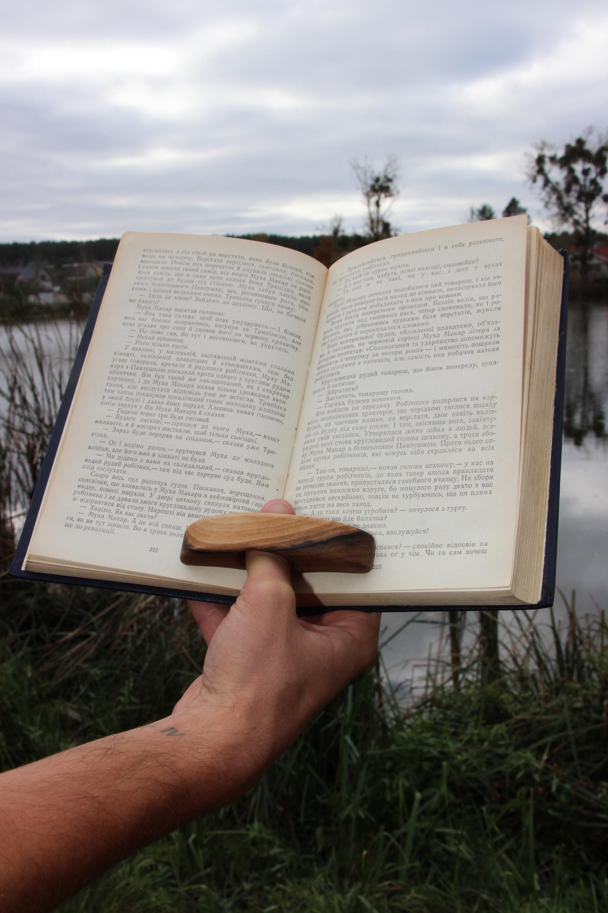 Marque-page Personnalisé En Bois Avec Votre Nom – Forme De Pouce, Anneau En Noyer Ou Hêtre – Cadeau Original Pour Lecteurs