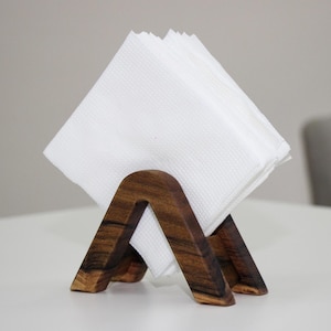 Serviettenhalter für Esstisch aus natürlicher Walnuss, handgefertigter kleiner Serviettenständer, Kaffeebarzubehör, Küchentischdekor, Geschenk für Zuhause