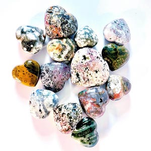 Crystal Ocean Jasper Heart: Madagascar Orbicular Stone, Boho Shelf Decor or Home Accent, Stocking Stuffer for Nature Lover Bild 7