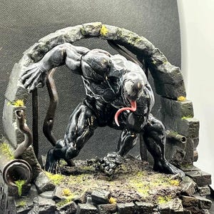 Black symbiotic custom figure diorama