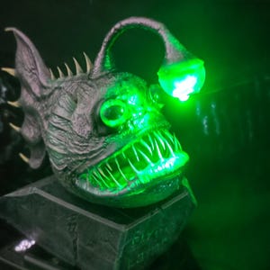 アンコウのランプ、LED航海用デスクライト、風変わりなモンスターの装飾
