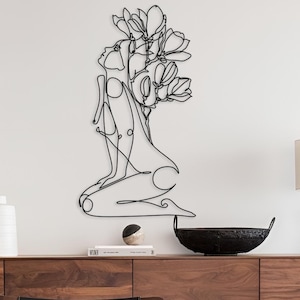 Minimalist Woman Body Metal Wall Art: Modern Line Art Decor