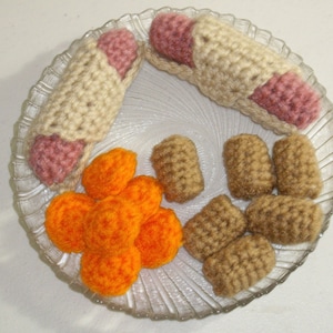 pattern-Pigs in a Blanket with Taters and Carrots play food