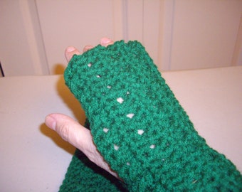 pattern-Fancy Xs Fingerless Mitts