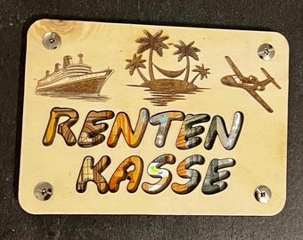 Personligt presentkort i trä med pengar - här: PENSION, Pension, Retirement, Present, Presentidé, Pengapresent, Pengakort