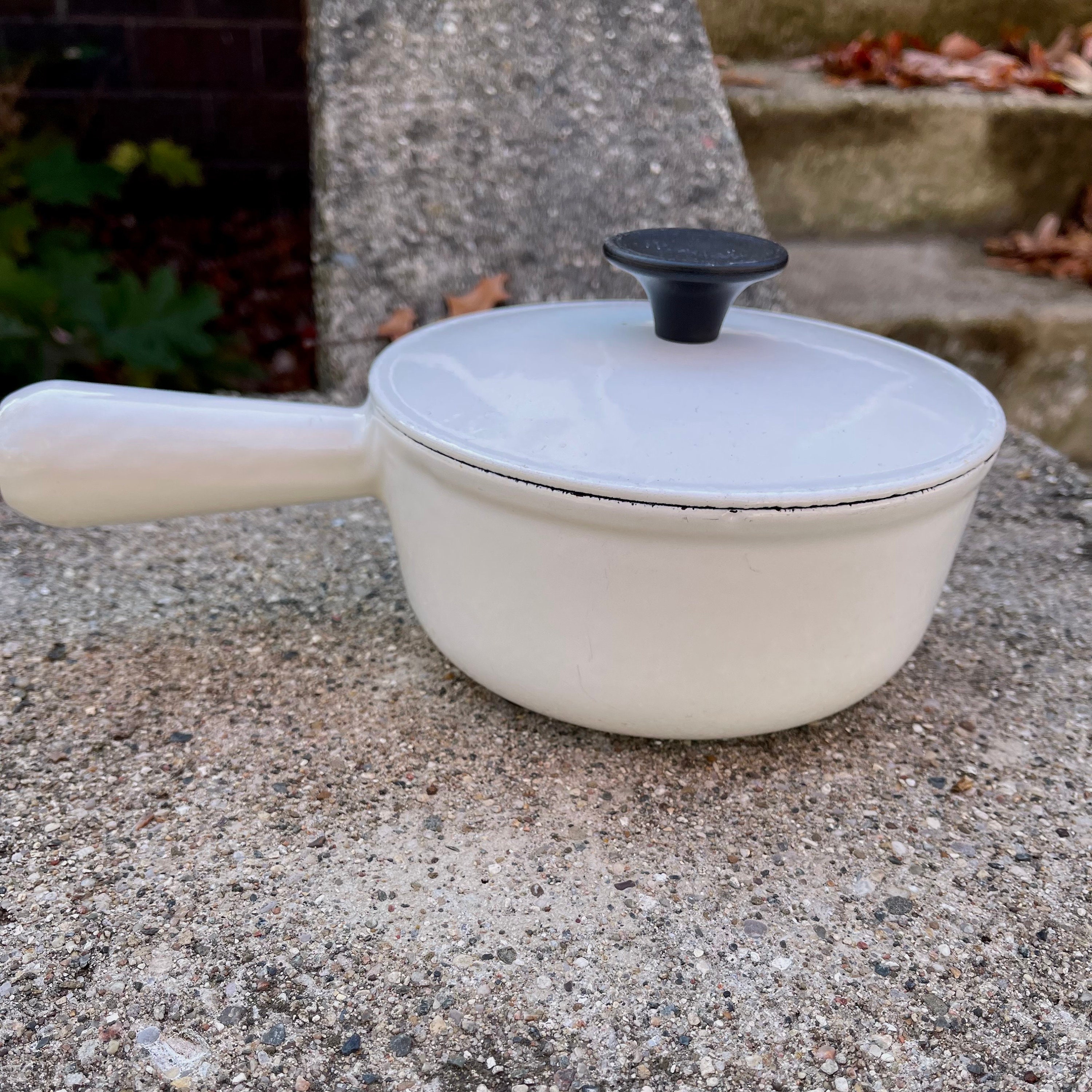This Le Creuset cast-iron Dutch oven has lid that doubles as a grill pan—and  it's $42 off today