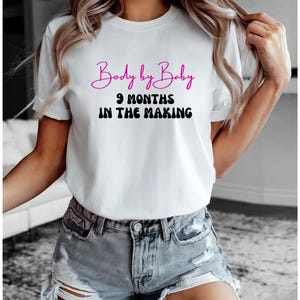Lustiges Schwangerschafts-Shirt Erwarte Mutter Geschenk Baby-Dusche-Geschenk Schwangerschaftsankündigung Shirt Geschenk für Mama, um Mutterschafts-Shirt zu sein Neue Mutter-T-Stück
