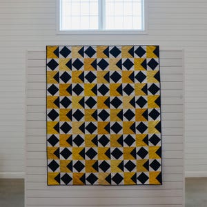 Facet Quilt Pattern: Modern DIY Blanket Design (Instant Download)