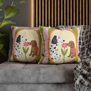 Funda de almohada con diseño de cachorros, perro dálmata marrón con flores, bonita decoración de rayas para guardería, funda de cojín infantil con diseño de amigos animales.